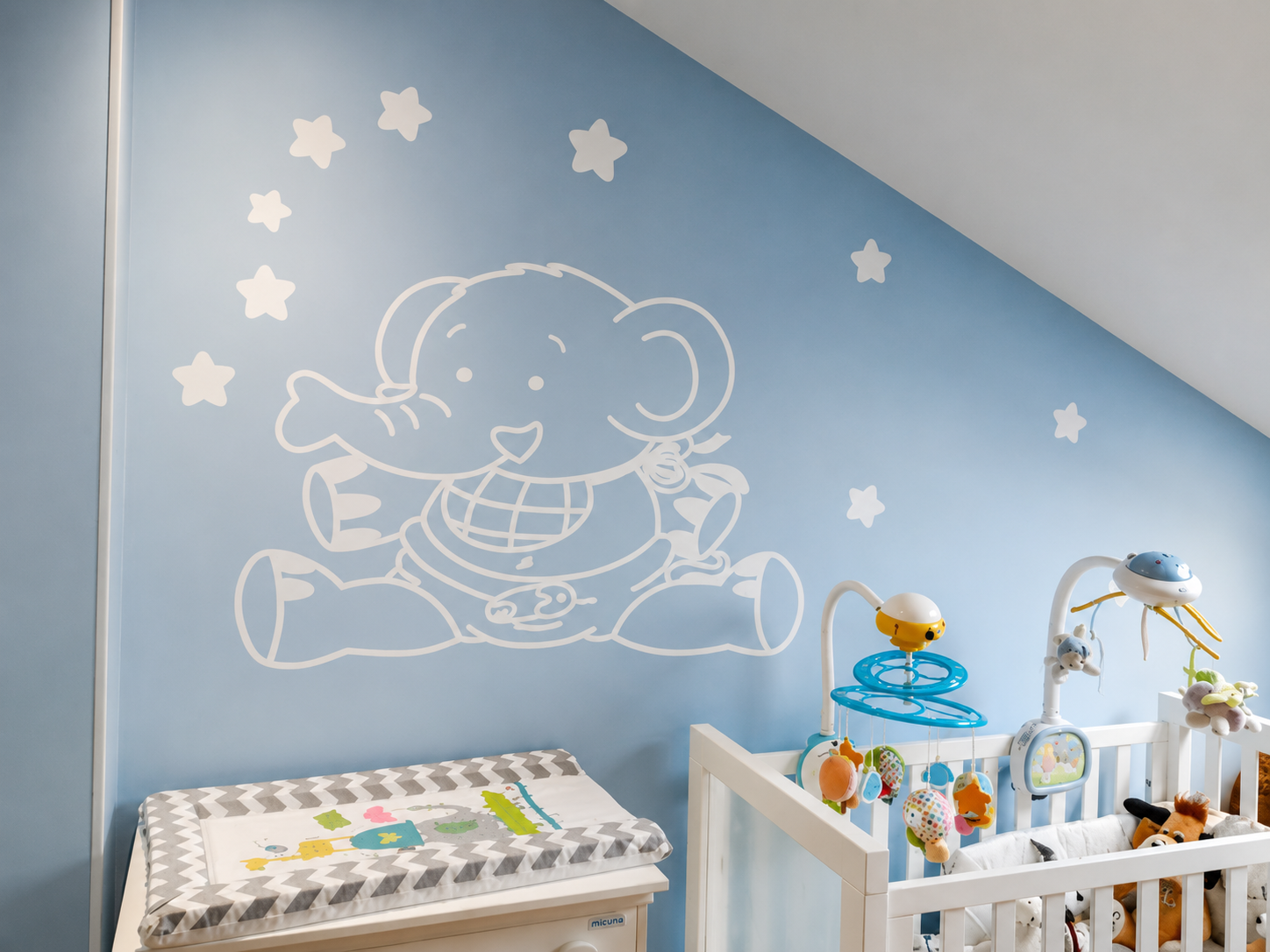 Vinilo decorativo aplicado en pared